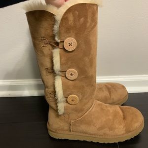 Ugg boots bailey button